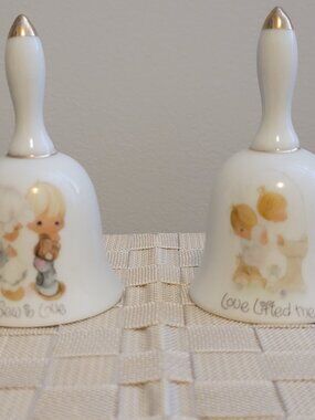 Jonathan & David Lic Enesco Imports Bell Set of 2 1978 Small Children Love